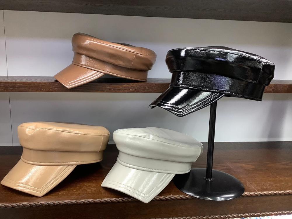 

202009-YY FAUX LEATHER PU Glossy finish SOLID Square brim fashion leisure Octagonal hat men women visors cap, Black