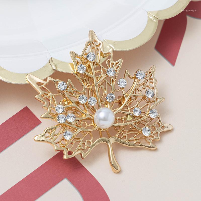 

Pins, Brooches Rhao Hollow Rhinestone Pearl Brooch, Ladies High-end Sweater Accessories Holiday Gifts And Flower, Gray