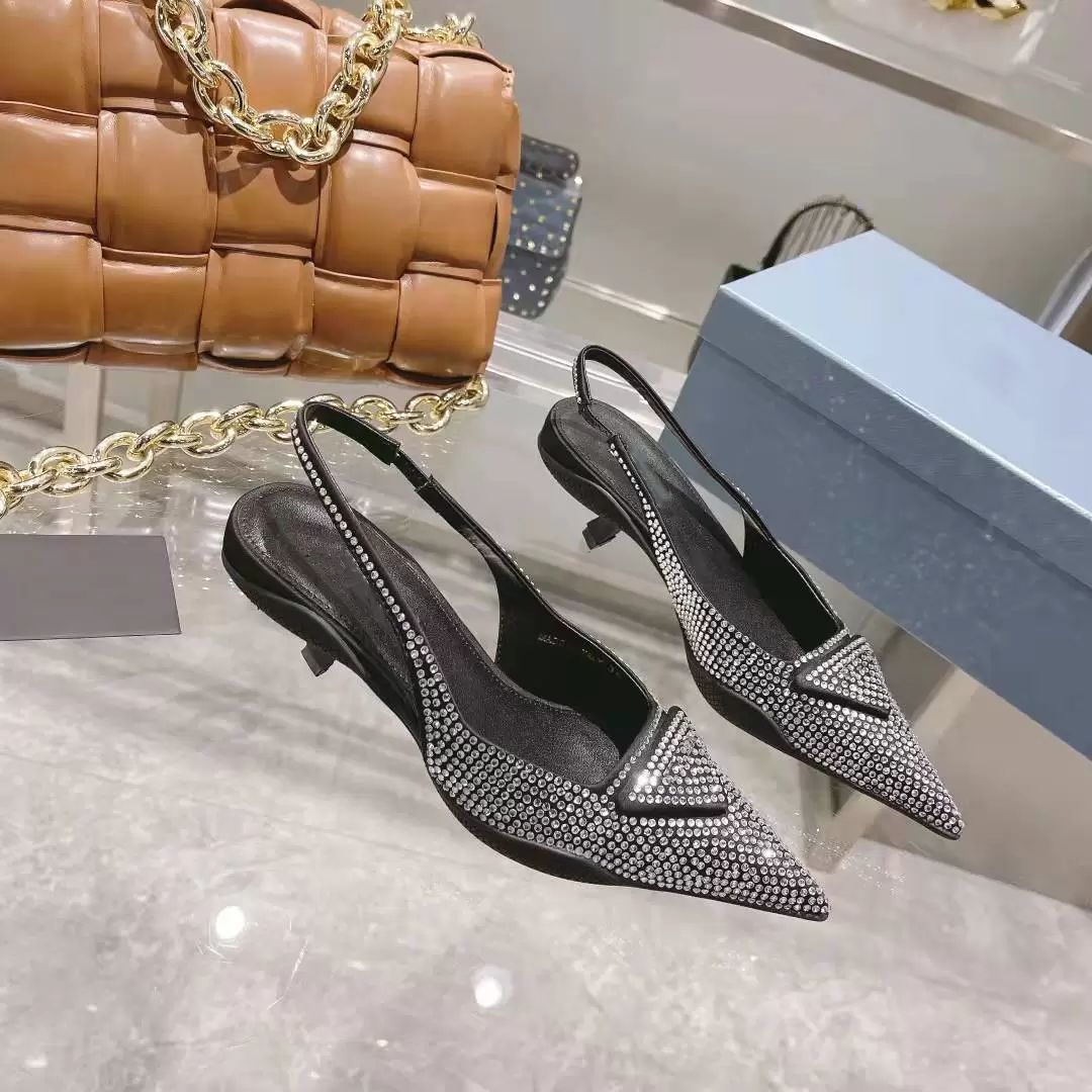 

Women Sandal 2023 Sexy Satin sling-back pumps sandals with crystals Satin series Slippers Loafers Muller shoes Upper heat-sealed 35-40 beanch summer fashion