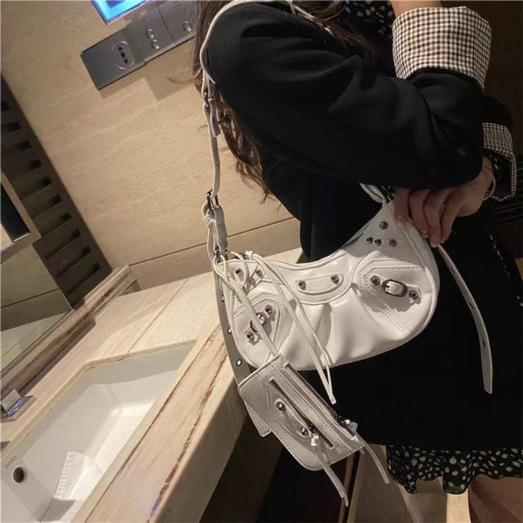 

Women Le Cagole Shoulder Bags 2021 fashion bags Design Pleated Saddle Cross Body Messenger With Coin Purse Handbag balencaiga, I need see other product