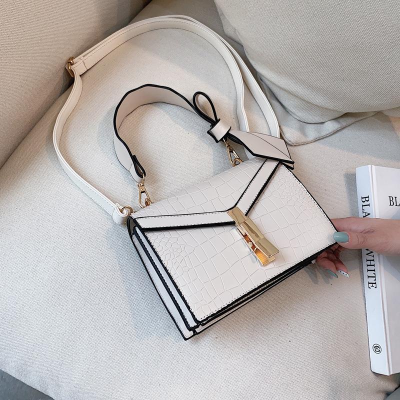 

2021 New bag female Korean version of the air-like one-shoulder bag fashion sloping stone patterned small square, Beige