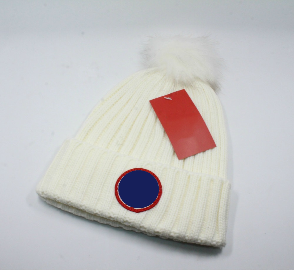 

Ladies Ball Knitted Designers Hat Winter Woolen Women Men Hats Wool Ball Knitted Beanie