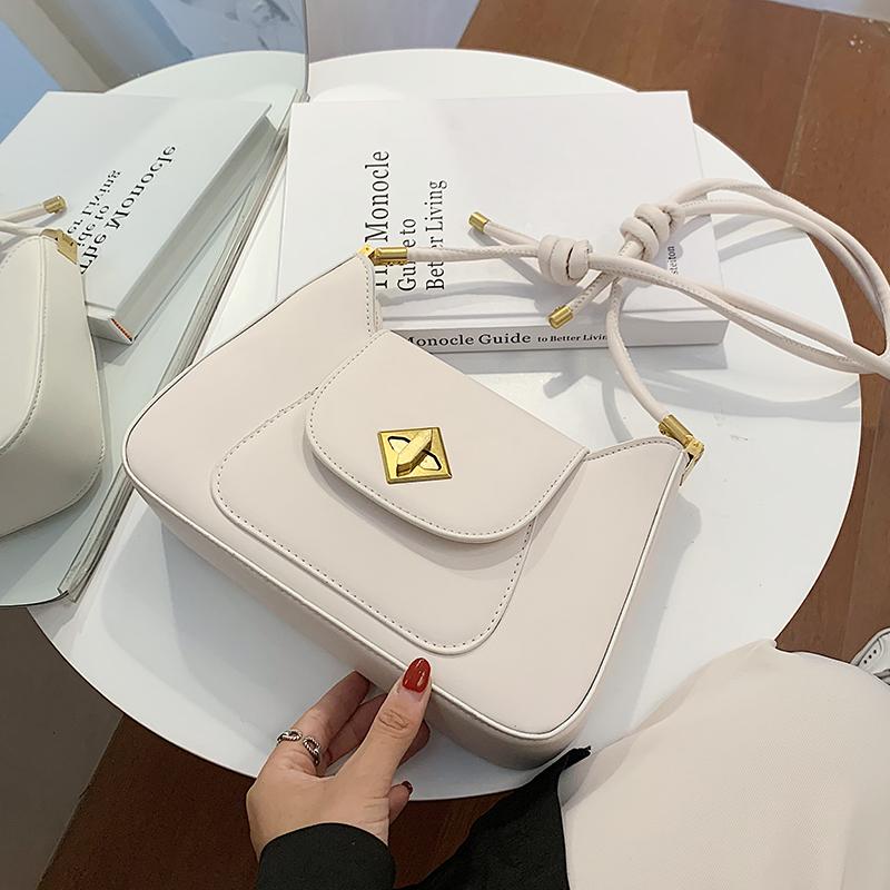 

2021 Small PU Leather Underarm Bag Trend Bag Chain Shoulder Handbags Female Travel Hand Crossbody Bags, Black