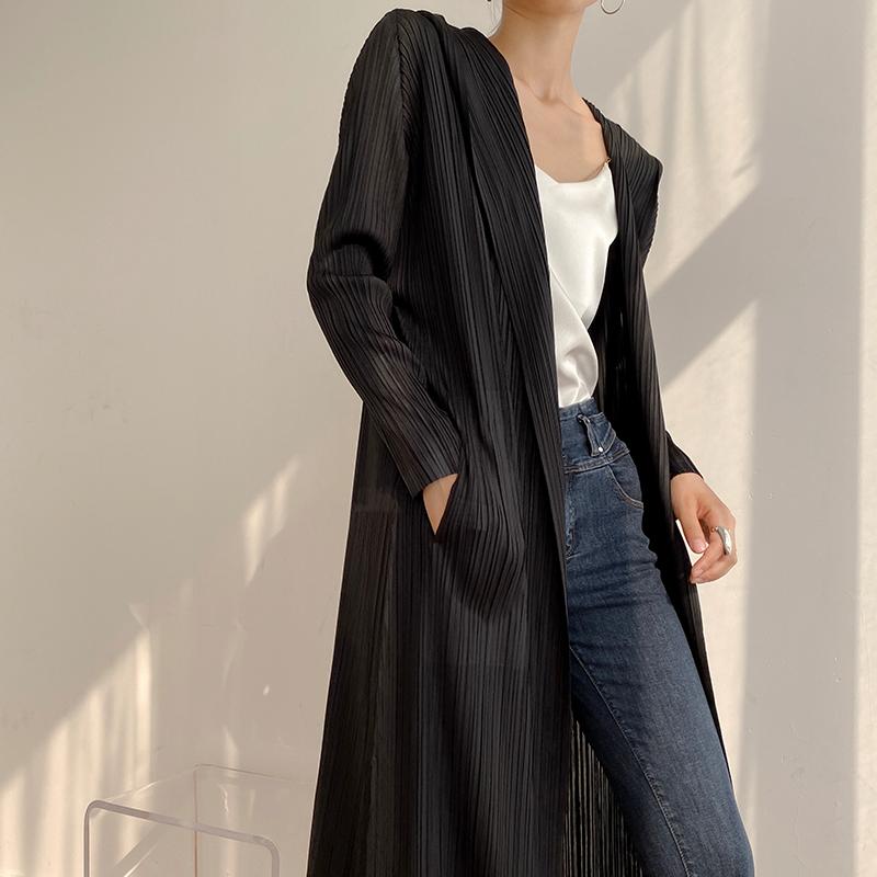

New 2021 Autumn Spring Ins miyake pleated trend in the long loose slim hoodie coat, Black