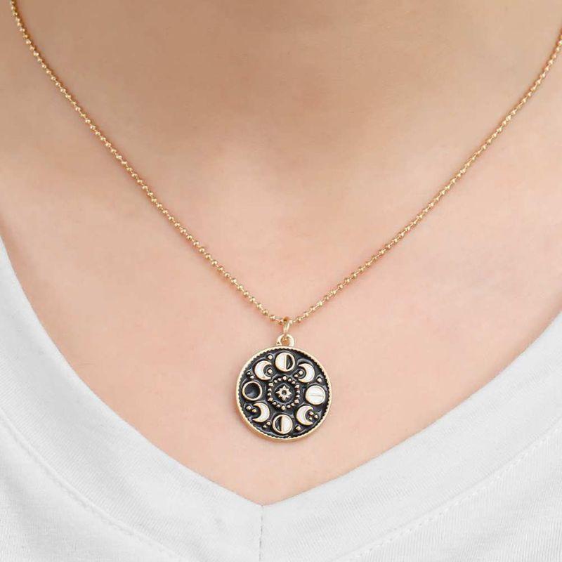 

Luminous Enamel Round r Phases of Moon Pendant Necklace Glow In Dark Jewelry U2JF, Silver