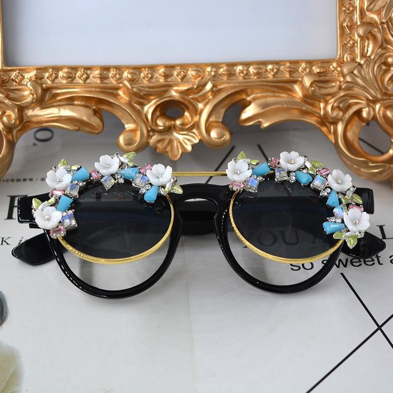 

MINCL/ Fashion Ladies clamshell sunglasses Flower Round Sunglasses for Coloured Diamond uv400 with box FML1