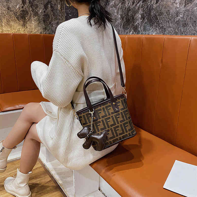 

Bucket bag women's new messenger bag women's sling shoulder bag vegetable basket handbag, Coffee