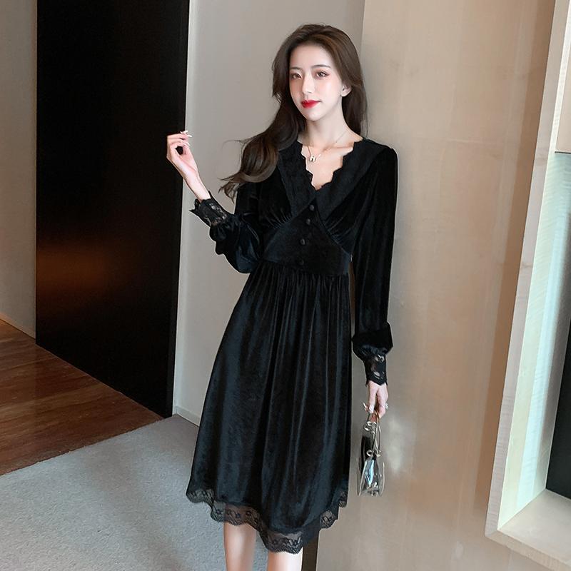 

Winter Restoring Ancient Ways Velvet Postpartum Woman Nursing Clothes Lace Patchwork Long Sleeve Maternity Lactation Dress Black
