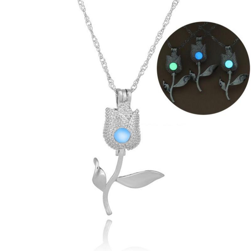 

New Romantic Design Pretty Rose Glow in the Dark Pendant Short Necklace Lover`s Gift Jewellery