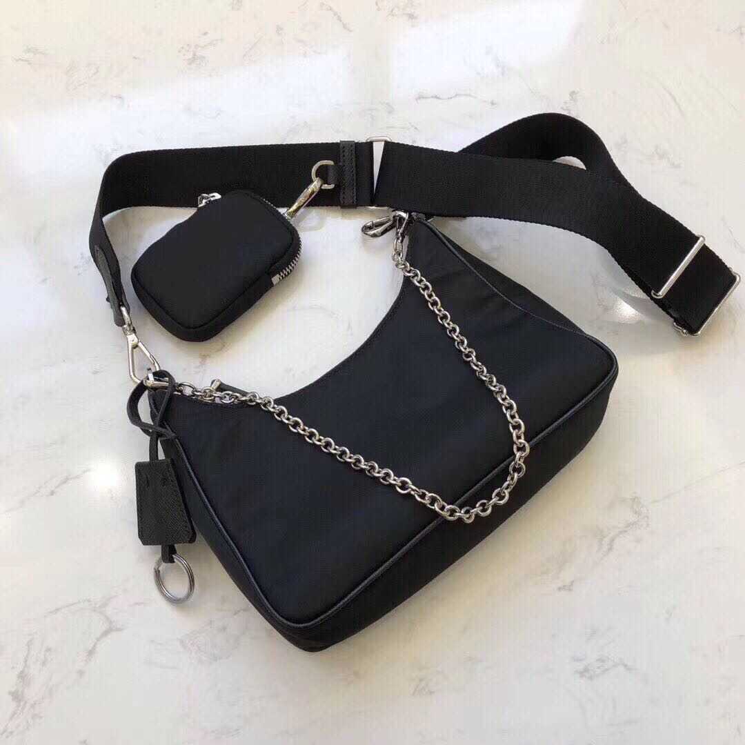 

dicky0750 handbags hobo for women shoulder bag ladyChest pack lady Composite Tote chains canvas handbag presbyopic purse messenger bags, Red