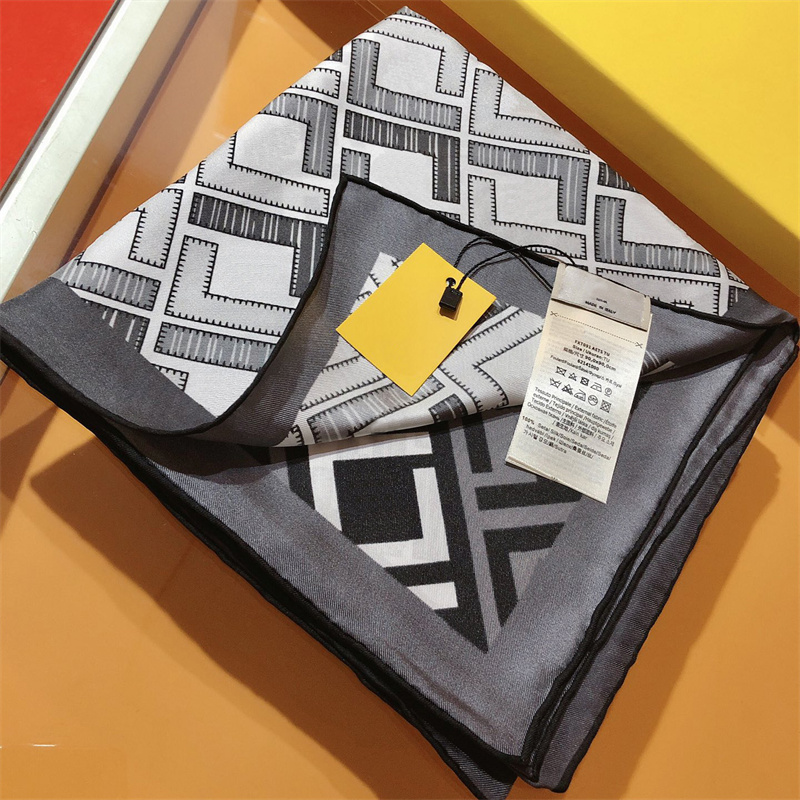 

Luxury Brand Womens Fashion Scarves Designer Silk Scarf Classic Letter Print Scarf High Quality Silk Material Pashmina Size 90*90cm