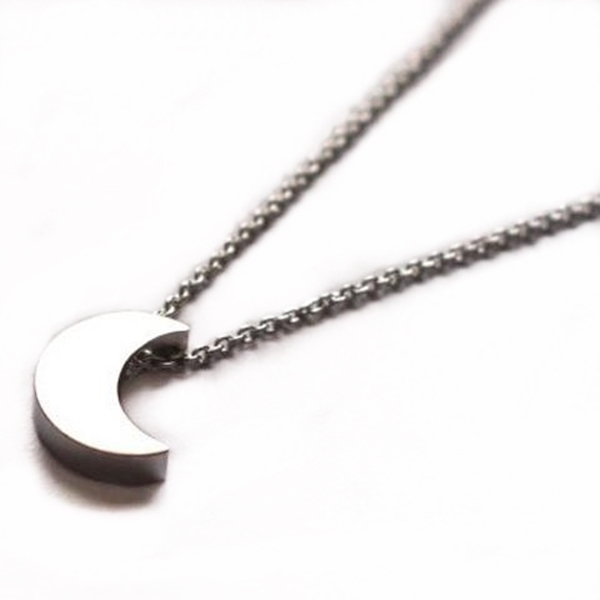 

Fashion moon pendant necklace South American style necklaces for women