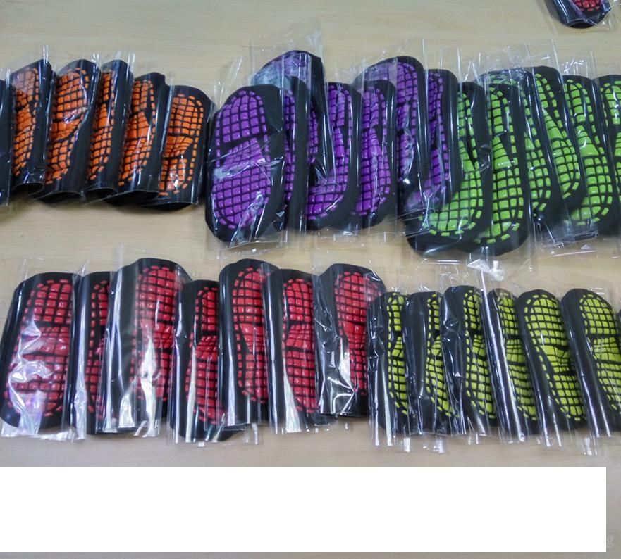 

silicone Non-slip trampoline socks yoga Gym fitness sports sock indoor room floor sock trampoline socks baby kids teenager jumping sock