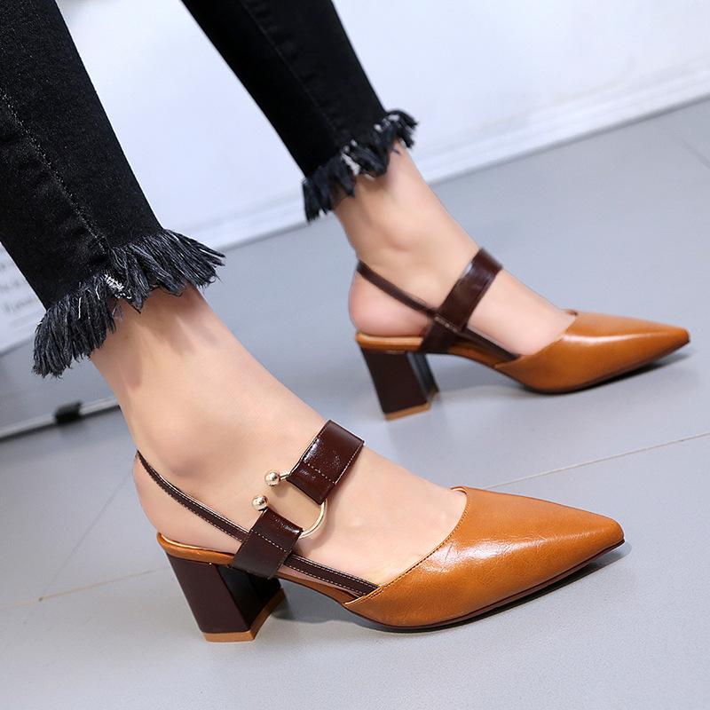 

Europe and The United States Retro Women's Shoes 2021 Summer New Thick with Pointed High-heeled Shoes Set Feet Wild Sandals, Beige