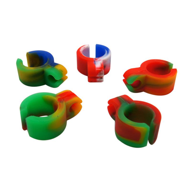 

Wholesale Waterproof Silicone Smoking Cigarette h older 1 PC Ring Finger Hand Rack for Regular Smoker tool