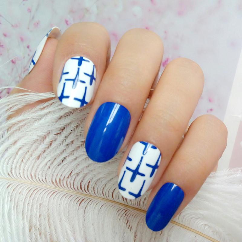

Royal Blue Artificial False Nails With Design Cross Patterns Oval Fake Fingernails DIY Full Cover Tips Manicure Tool, Z009