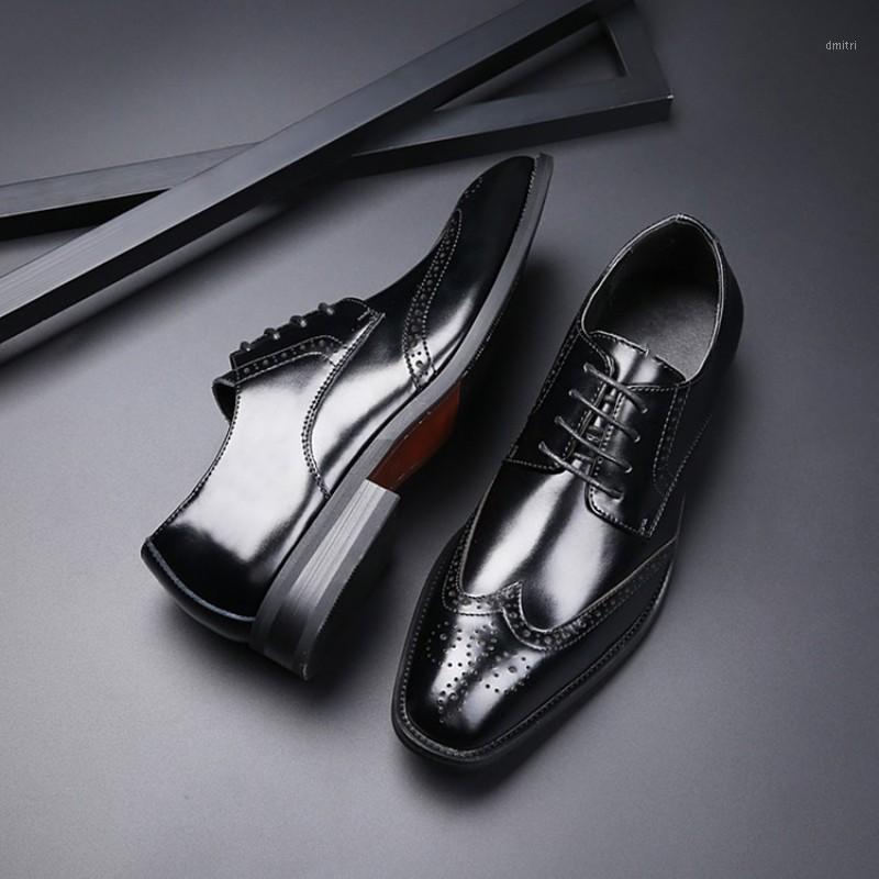 

2020 New Men Wingtip Business Leather Shoes Brand Lace Up Derby Zapatos Pointed Toe Brogues Formal Shoes Brown Black Dress 39-441