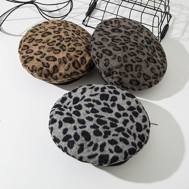 

Women Vintage Style Leopard Painter Hat Round Beret Caps Cap Wool Ski Beanie Skull Caps Hat Winter Hats Women Christmas Present, Grey