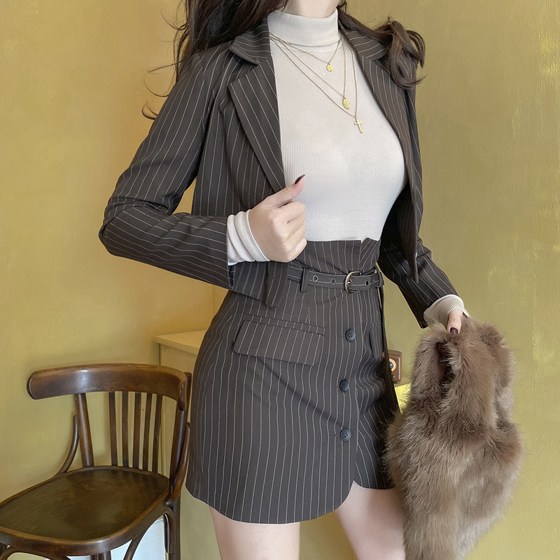 

2021 New Winter Recommended Fine-brown Fashion Short-striped Jacket and High-waisted Female Skirt Two-piece Clothes UG24, Clear