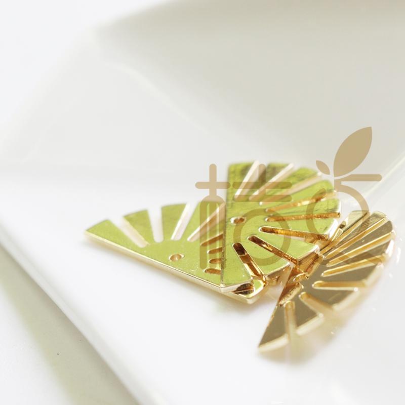 

Solid Brass Half Sun Charm - 24x12mm (4301C