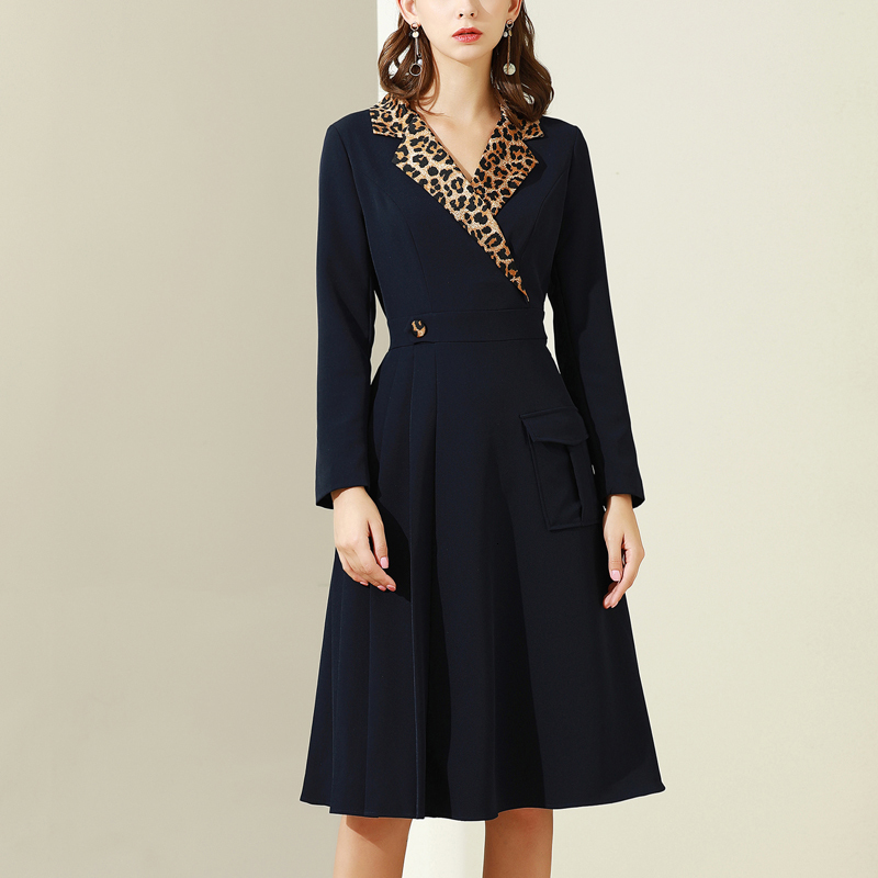 

2021 Autumn New V-neck Style Sexy Leopard Print Long Sleeve Thin Pocket Trim Temperament Mid Length Dress Women's Clothes Onwp, Navy blue.