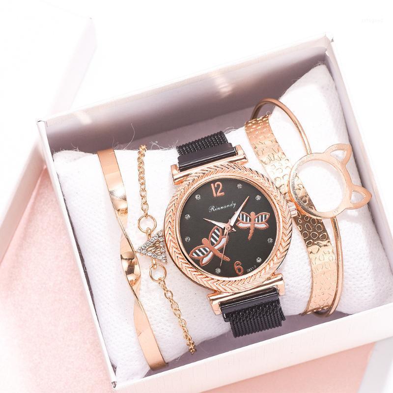 

Wristwatches Luxury 5pcs Women Watches Bracelet Set Fashion Elegant Magnet Buckle Ladies Starry Sky Watch Relogio Feminino Drop A37711, Gold