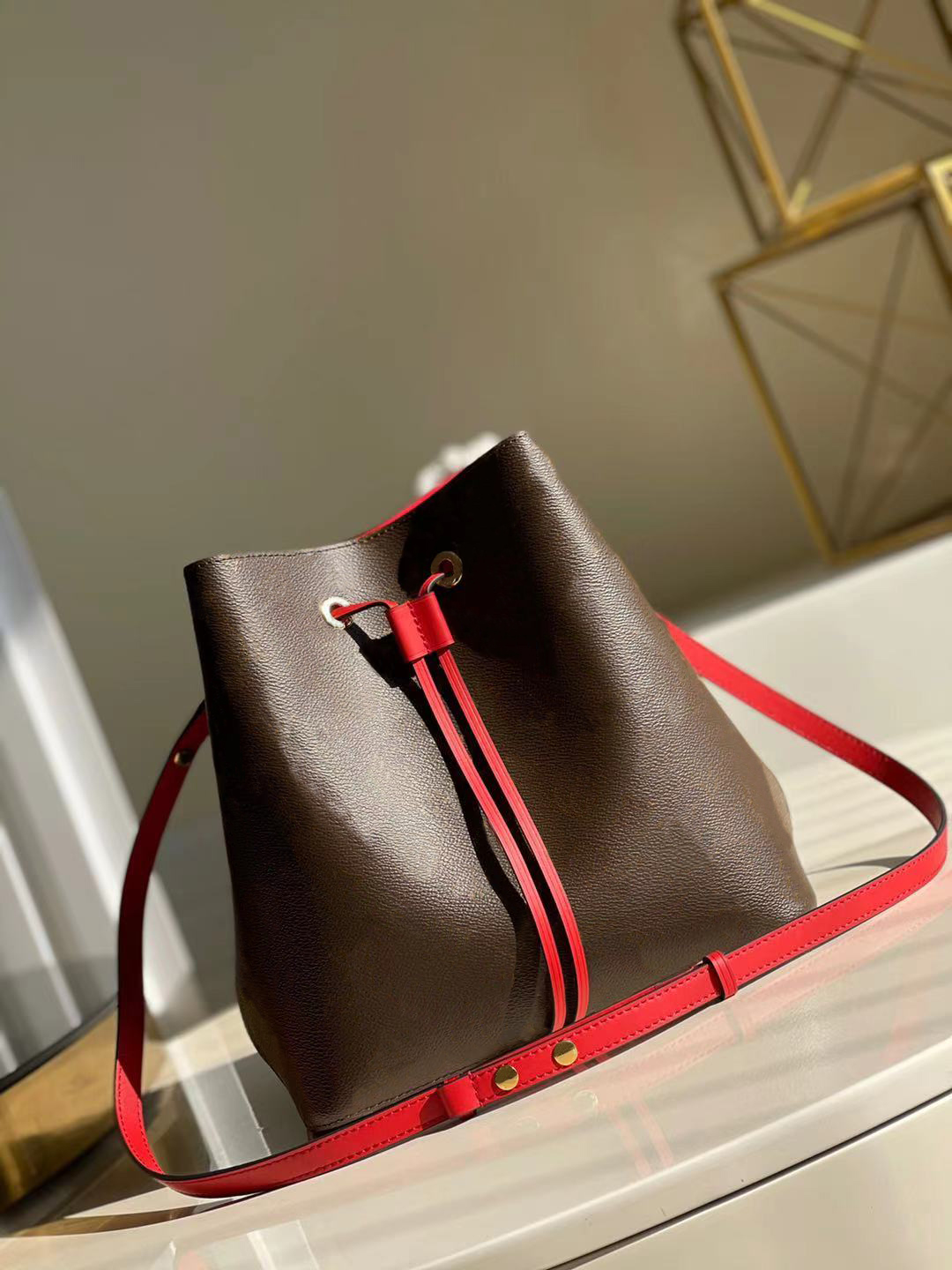 

M44020 M44021 NEONOE BUCKET BAG Canvas Handbag Totes Drawstring Closure Top Quality 5A MM Fashion Shoulder bag Women real leather Cross Body, Red