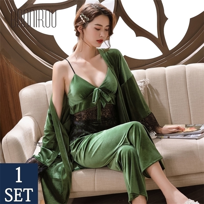 

BANNIROU Woman Pajamas Soft Autumn Winter Velvet Robe Sets Sexy Lace Sling Comfortable Female Sleepwear Elegant Nightdress 201113, Pink