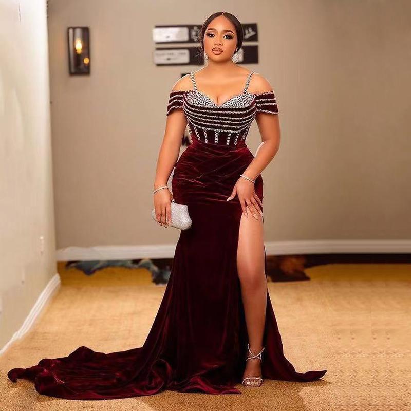 

Burgundy Velvet Prom Dresses Beads Sequins Side Split Spaghetti Strap Evening Dress Plus Size Pleats Robe De Mariée, Champagne