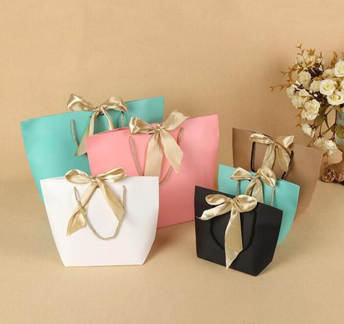 

5 Colors Paper Gift Bag Boutique Clothes Packaging Bags Cardboard Package Shopping Bags for Present Wrap Free Ship
