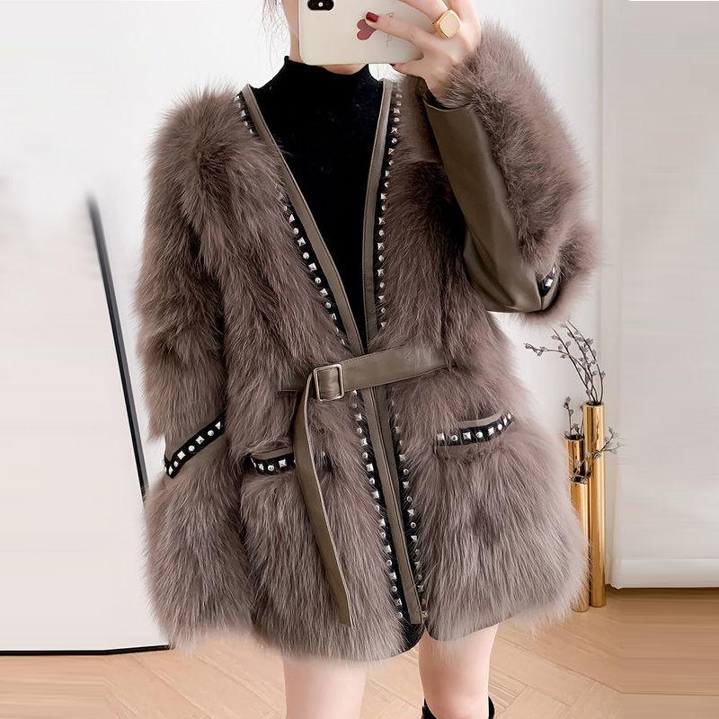 

High-quality Winter New High-end Light Luxury Fur Coat Long Hair Coat Female Rivet Short Fur, Gray