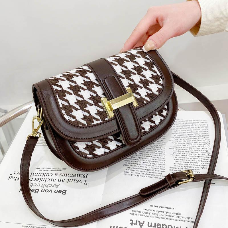 

Lady Satchel Women Bags 2021 Shoulder bags Winter Woolen Handbag Classic Flap Design Women Crossbody Bag, Brown shoulder bag
