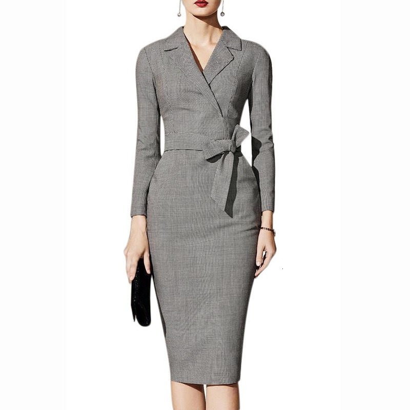 

2021 New Spring and autumn dressed in women's thin sleeve with low v casual high solid color chess dress waist summer BD1L, Gray.