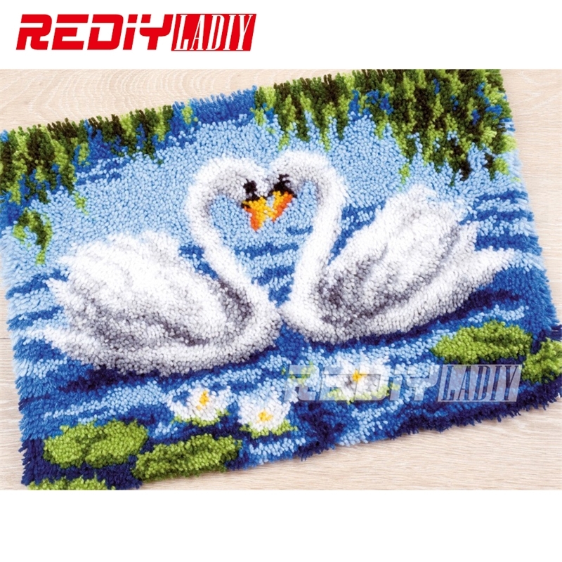 

Hot! Latch Hook Rug Kits DIY Needlework Unfinished Crocheting Rug Yarn Cushion Mat Swan Lovers Embroidery Carpet Rug Home Decor T200331