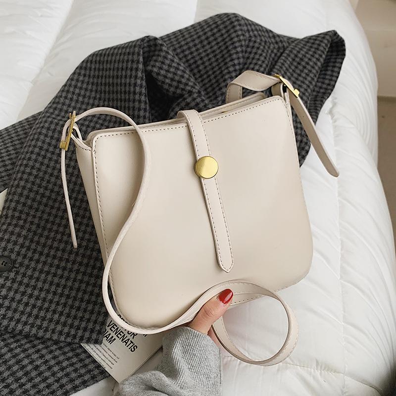 

Fashion Brand Texture Retro Messenger Handbags 2021 New Foreign Style All-match Shoulder Bag Senior Niche Underarm Bag, Black