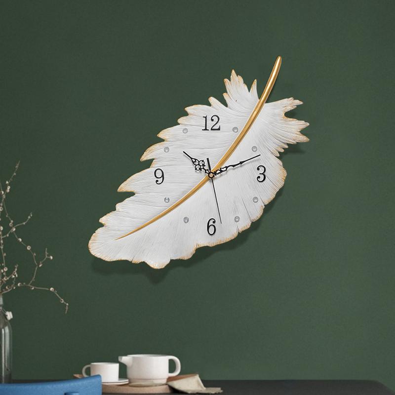 

Modern Nordic light luxury decorative living room wall clock personalized art atmospheric ornaments