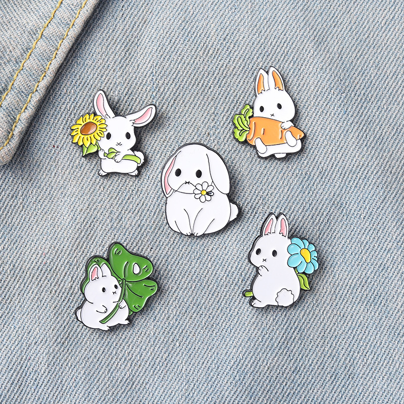 

Korean Cartoon Rabbit Dog Brooches Alloy Paint Animal Hug Flower Carrot Badge Jewelry Accessories Unisex Cowboy Backpack Clothes Lapel Pin, Mixed colors