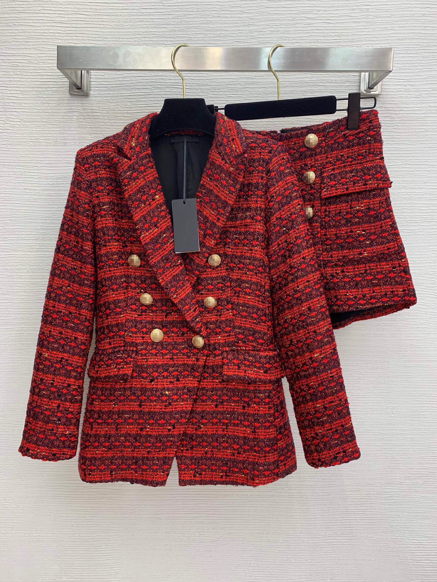 

High end 2020 double breasted button gold thread woven fabric long sleeve suit jacket + shorts suit, Red