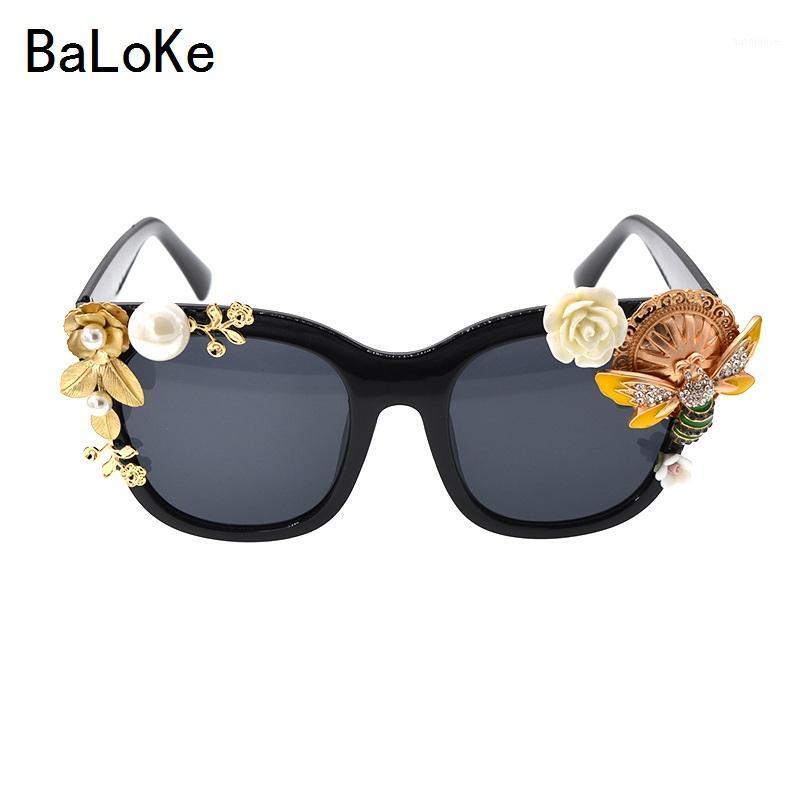 

High Quality Full Frame Baroque Sunglasses Women Outdoor Wrap Eyeglasses Pearl Flowers Sun Glasses Summer Beach Sunglasses1