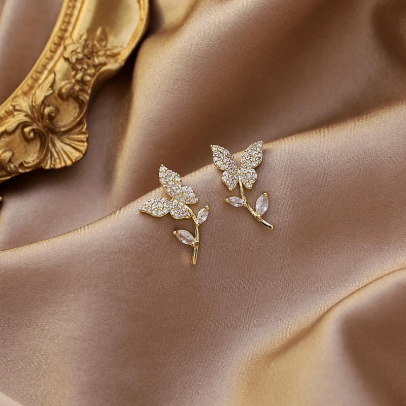 

2020 New Arrival Crystal Trendy Crystal Butterfly Stud Earrings For Women Students Elegant Fashion Gold Color Metal Jewelry