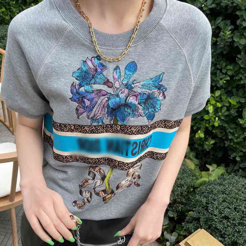2022 Factory Wholesale New Model D family 21 spring and summer round neck holiday letter flower embroidery leisure simple sweater short sleeve girl