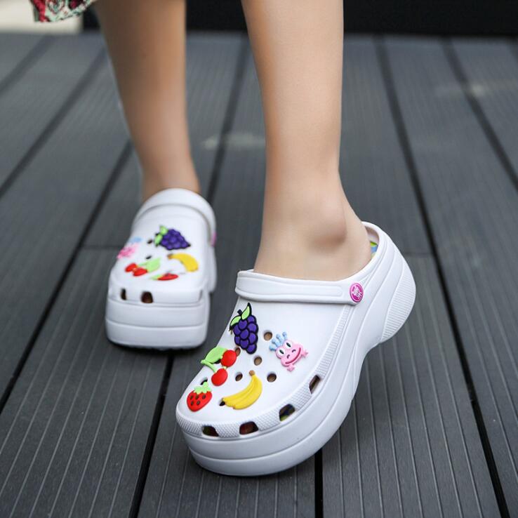 

Summer Women Croc Clogs Platform Garden Sandals Cartoon Fruit Slippers Slip On For Girl Beach Shoes Fashion Slides Outdoor, Black