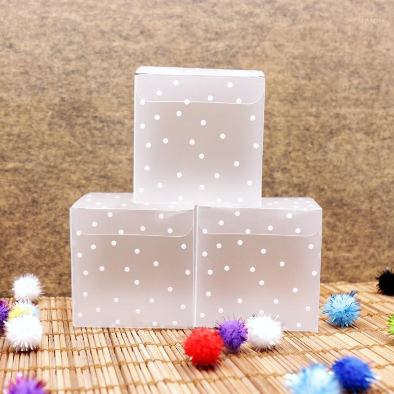 

10pcs PVC Transparent Square Dot Candy Box Chocolate Package Gift Box Wedding Favor Baby Shower Birthday Party caja de dulces1