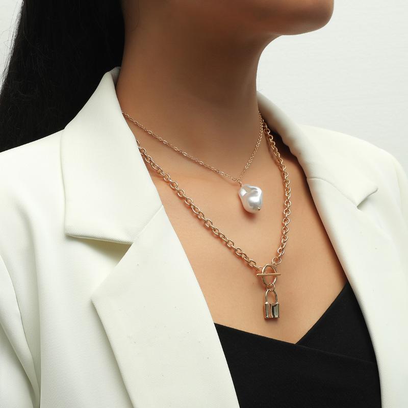 

2Pcs/Set Punk Imitation Pearl Chain Choker Necklace Collar Multi Layered Gothic Padlock Pendant Necklaces Chunky Collier Jewelry