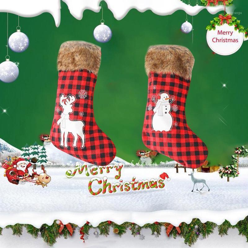 

1PC Fashion Merry Christmas Decorative socks Ornament New Year Black Red Plaid Socks Gift Bag Christmas Tree Decorations1