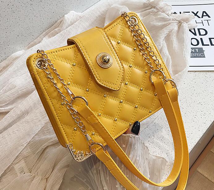 

Fashion women's bags Designed diamond check shoulder bag Rivet chain small square bag Commuter work bag Cheap and cost-effective