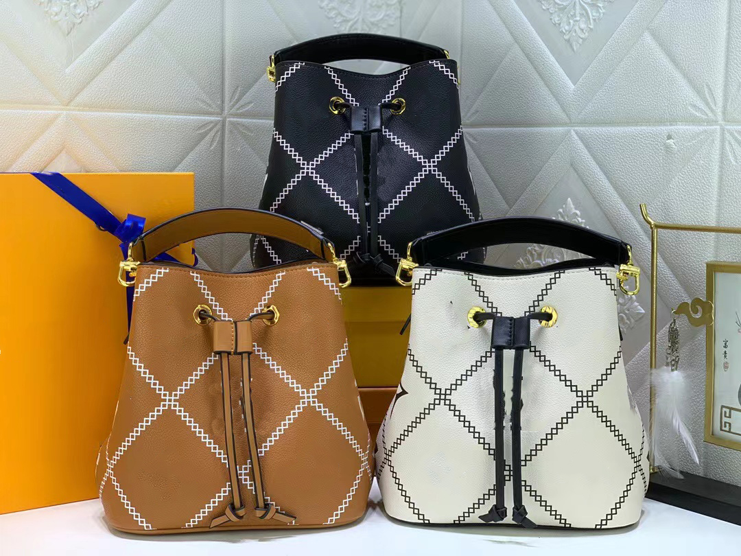 

High Quality Luxurys Designers Bags Handbags Women Messenger Handbag NéoNoé BB Bucket Tote Embossed Shoulder Crossbody Bag, White#m45716