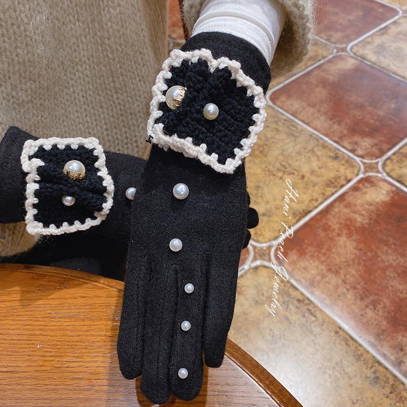 

2020 New Women Winter Gloves Fashion Warm Cashmere Pearl Bowknot Flower Mittens Driving Gloves HN114A