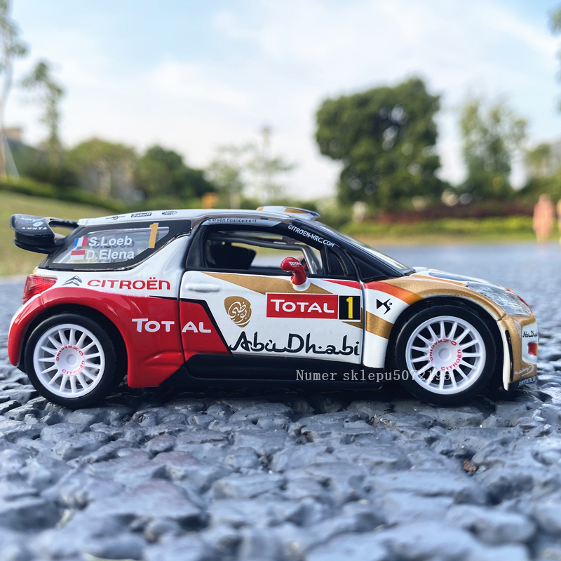 

WRC Bburago World 1:32 2013 NO1 Cittroen DS3 rally Simulation Alloy car model Collect gifts toy