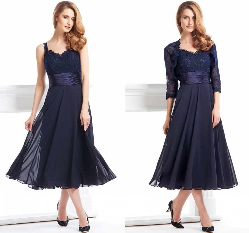 

2022 Dark Navy Mother of the Bride Dress With Jacket Vintage V Neck Tea Length Chiffon Lace Groom Party Gowns Robe De Soiree